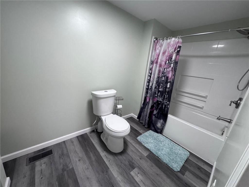 223 N Linn Street — photo 8