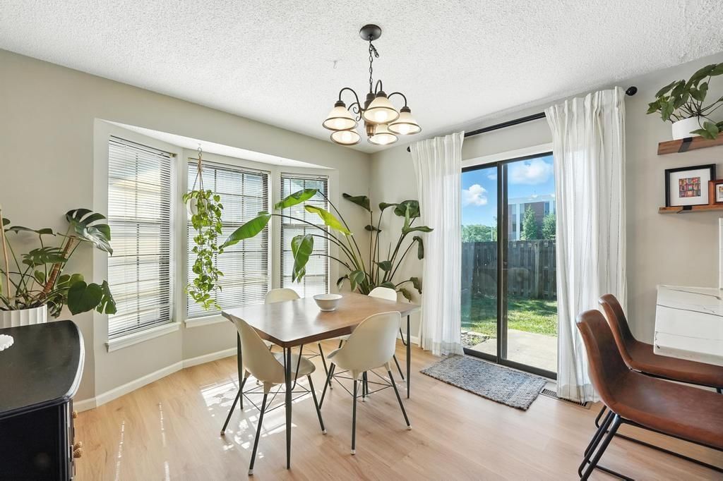 10109 W 86th Terrace — photo 4