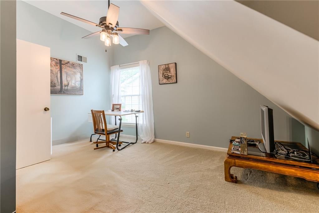 8404 Rosehill Road — photo 27