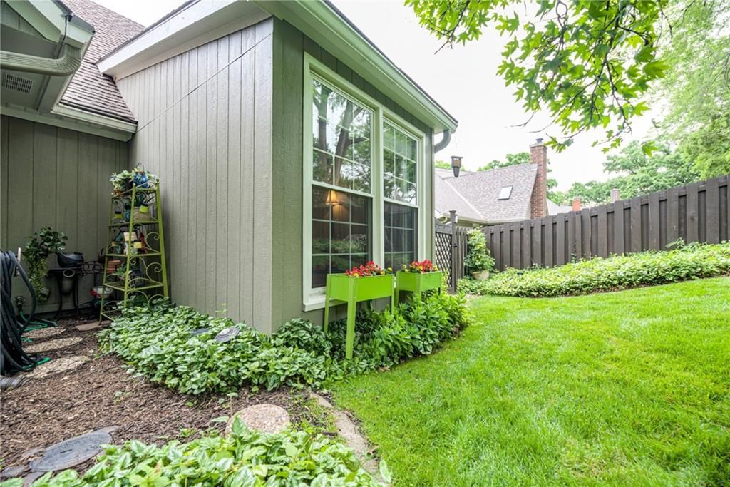 8404 Rosehill Road — photo 33