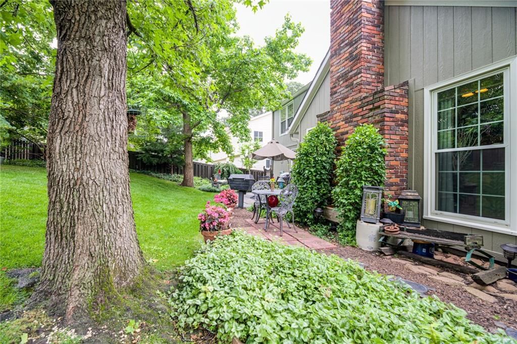 8404 Rosehill Road — photo 34