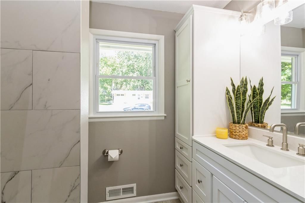 9017 Hemlock Drive — photo 21