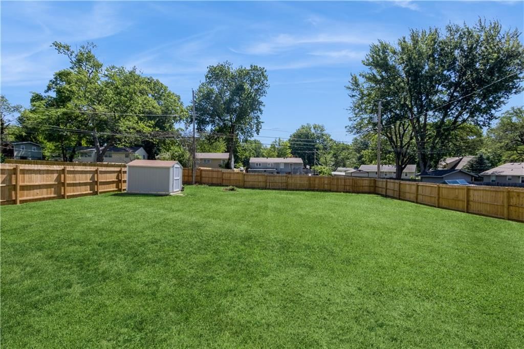 9017 Hemlock Drive — photo 26