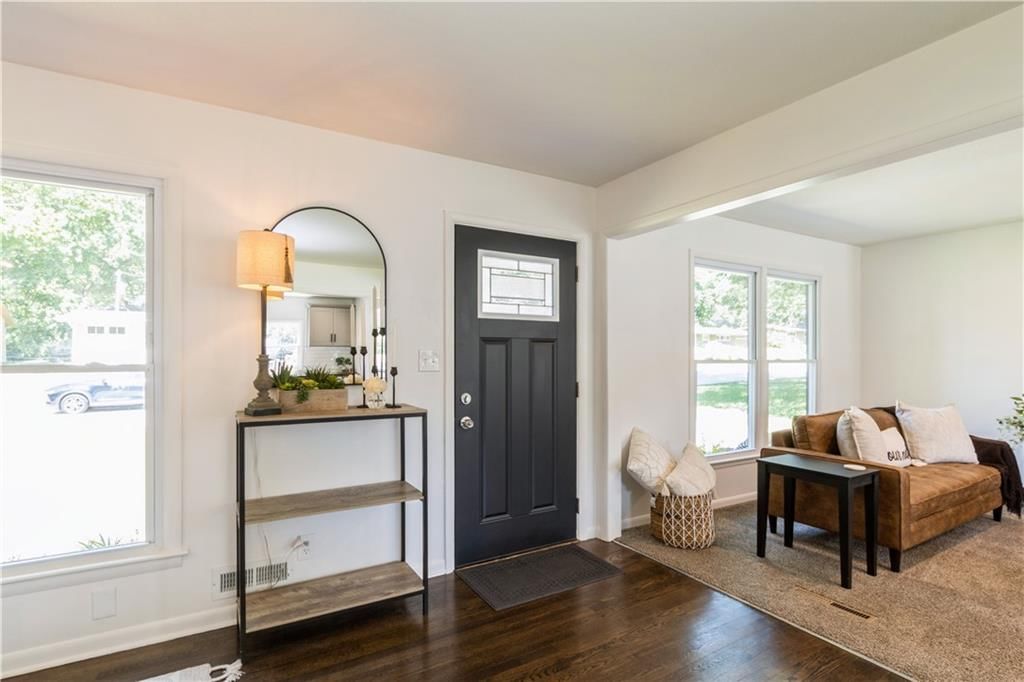 9017 Hemlock Drive — photo 4