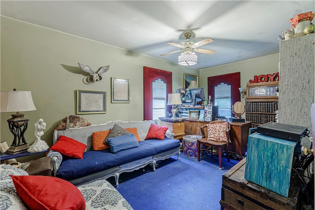 636 S Fuller Avenue — photo 13