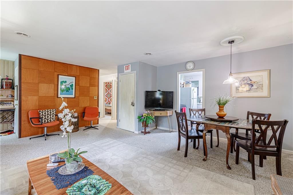 636 S Fuller Avenue — photo 20