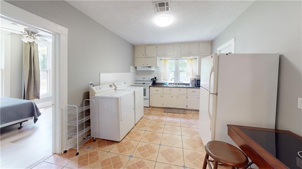428 S Adams Street — photo 13