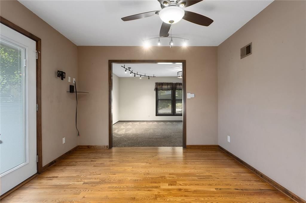 7925 N Forest Avenue — photo 11