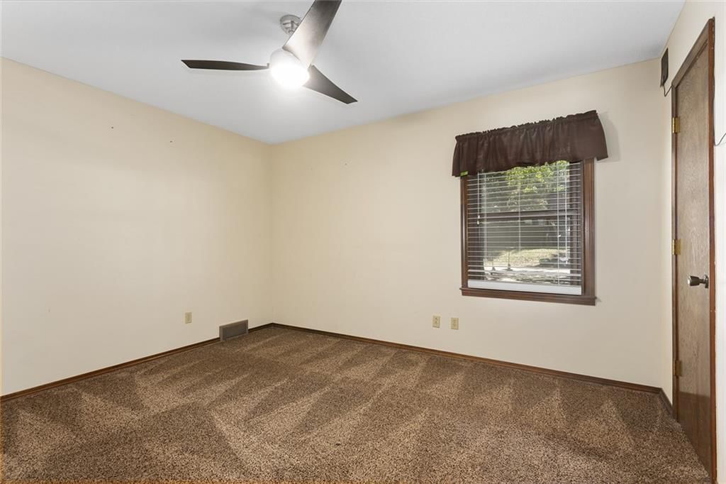 7925 N Forest Avenue — photo 26