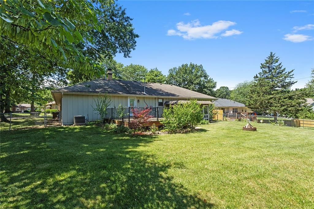 7925 N Forest Avenue — photo 42