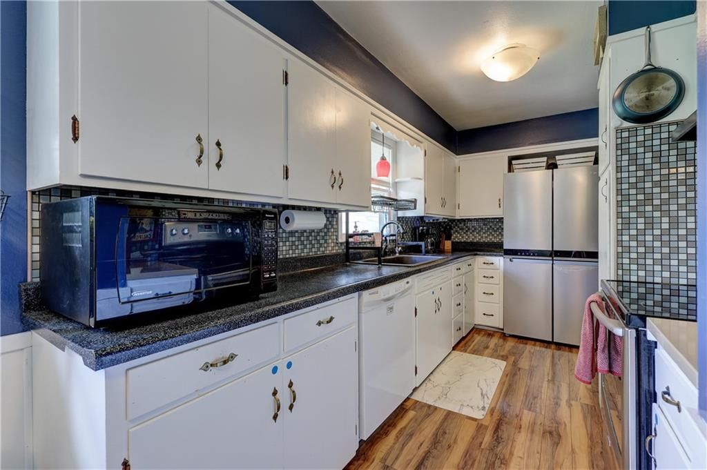 1906 S Stilwell Street — photo 13