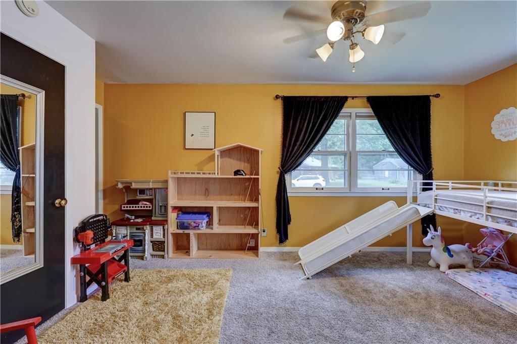 1906 S Stilwell Street — photo 15