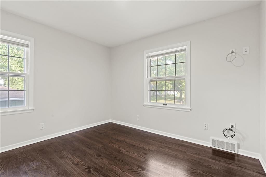 331 E 100th Terrace — photo 25