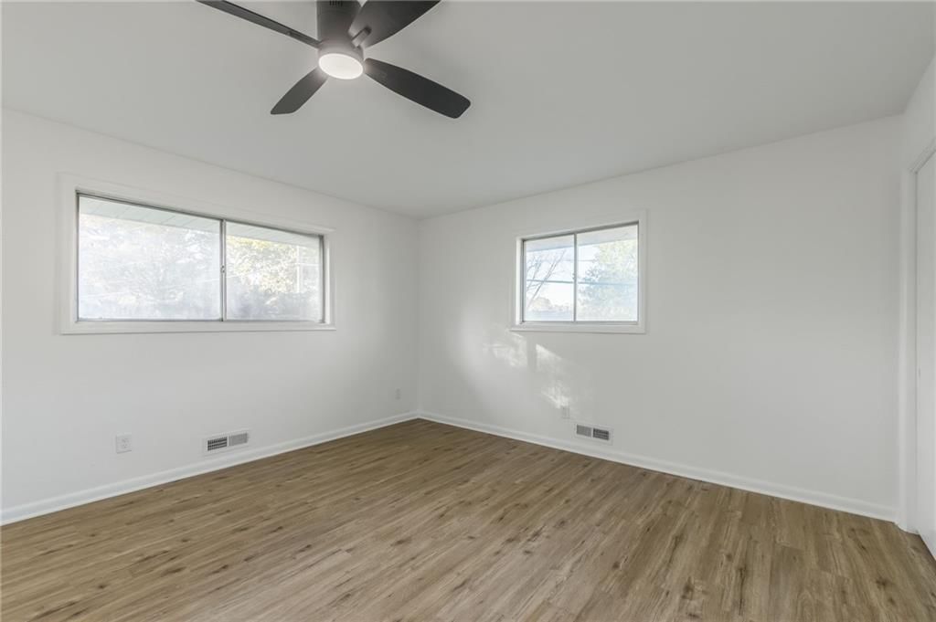 3201 S Norton Avenue — photo 15