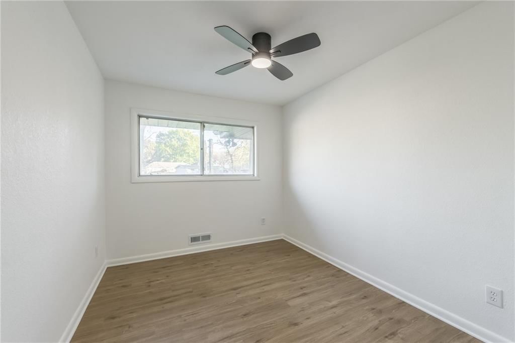 3201 S Norton Avenue — photo 17