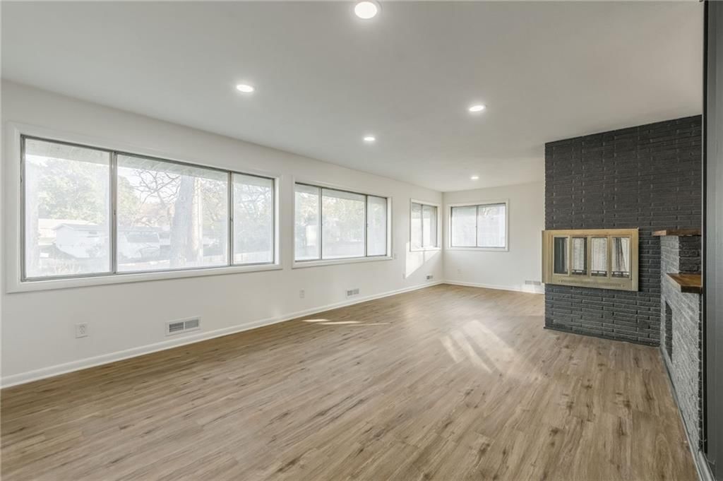 3201 S Norton Avenue — photo 9