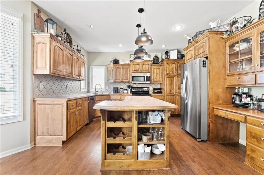 16915 W 162 Street — photo 10