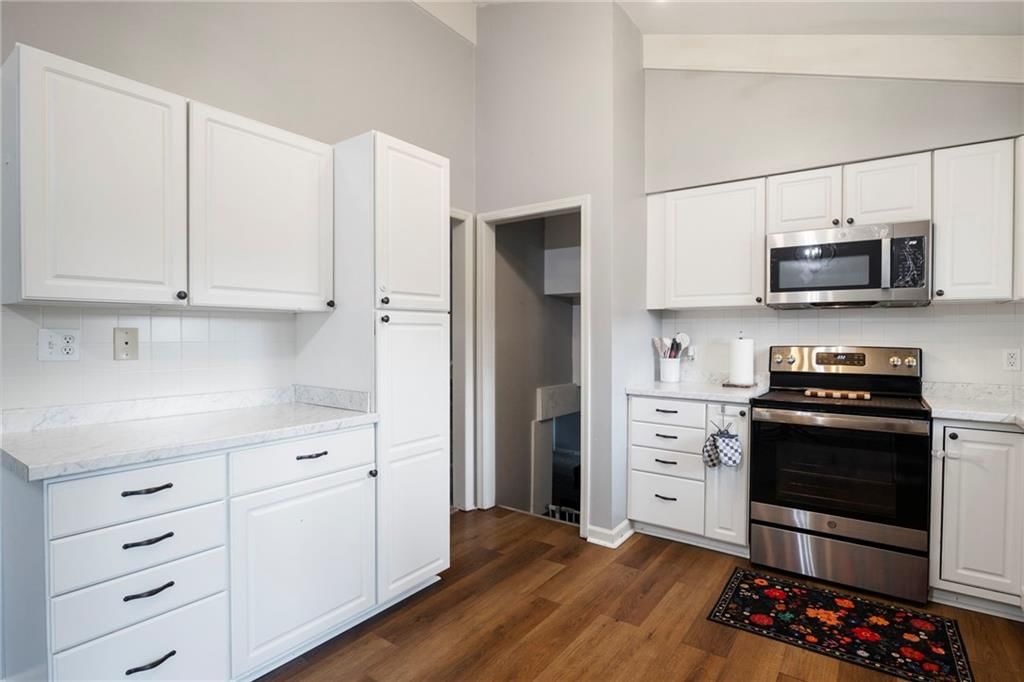 414 Monterey Avenue — photo 10