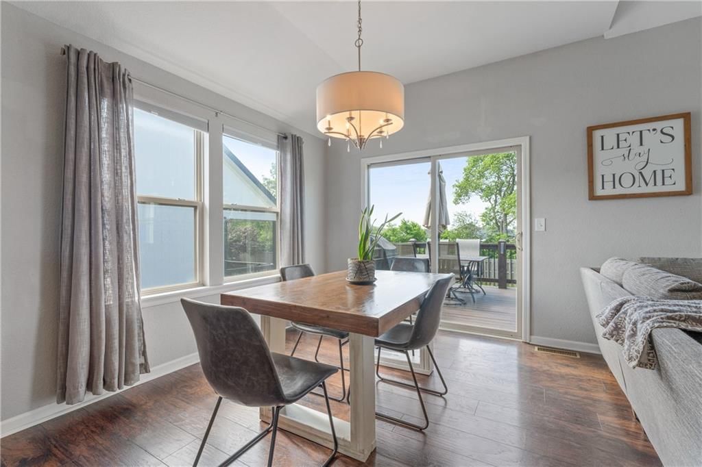 2712 E Sycamore Street — photo 13