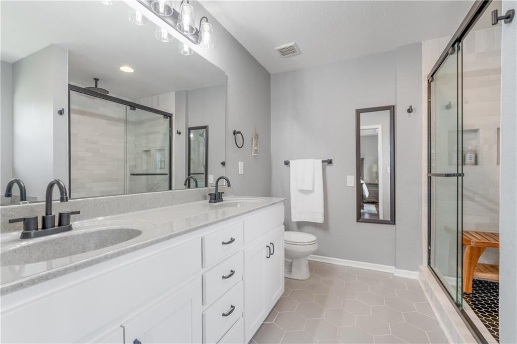 2712 E Sycamore Street — photo 15