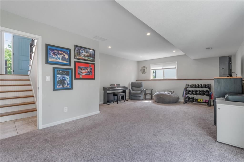 2712 E Sycamore Street — photo 22