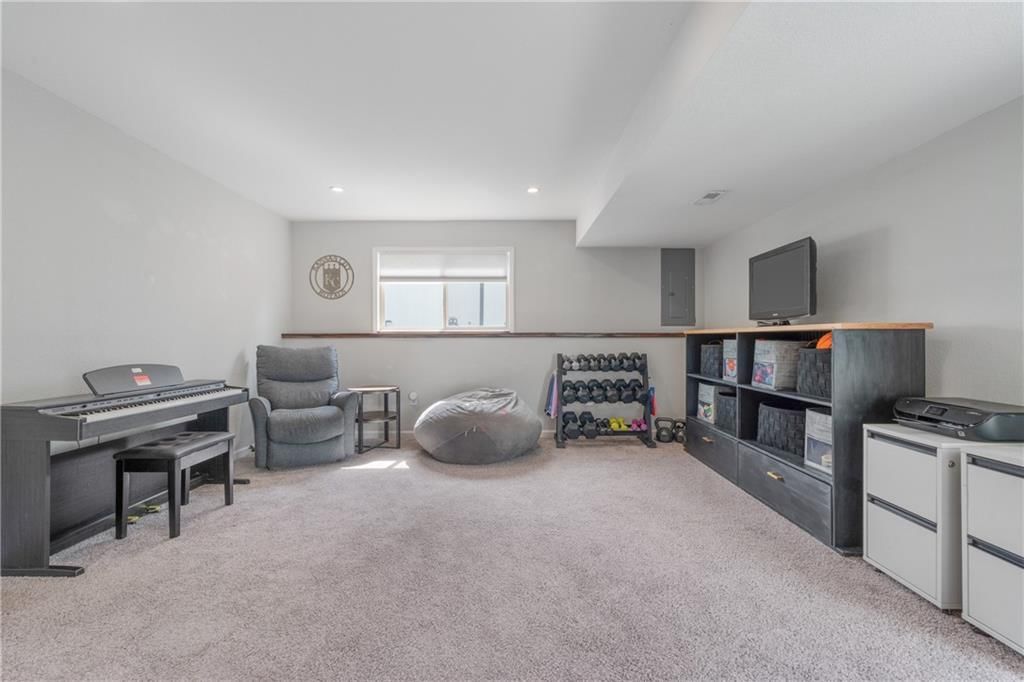 2712 E Sycamore Street — photo 23