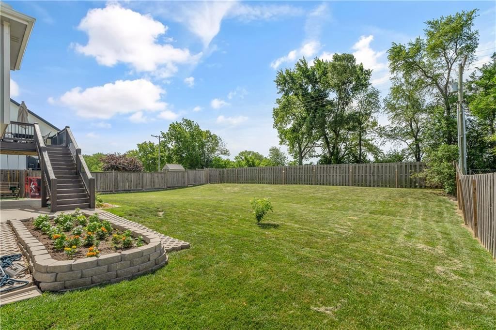 2712 E Sycamore Street — photo 29