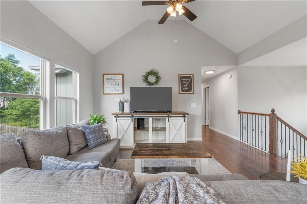 2712 E Sycamore Street — photo 6
