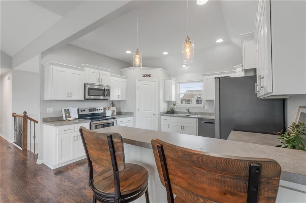 2712 E Sycamore Street — photo 10