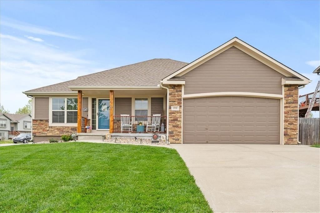 212 NE Hannah Court, Grain Valley, MO