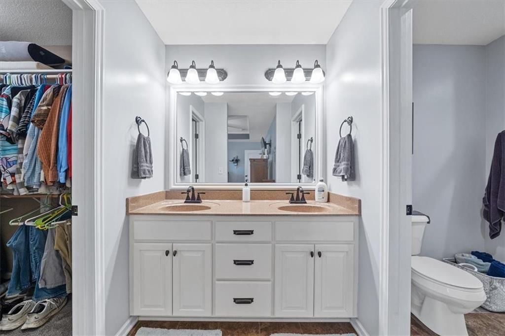 212 NE Hannah Court — photo 15