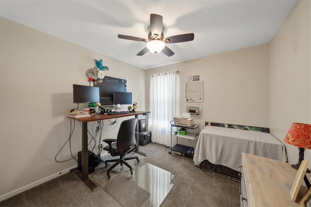 212 NE Hannah Court — photo 17