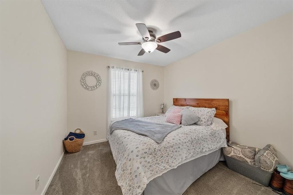 212 NE Hannah Court — photo 18