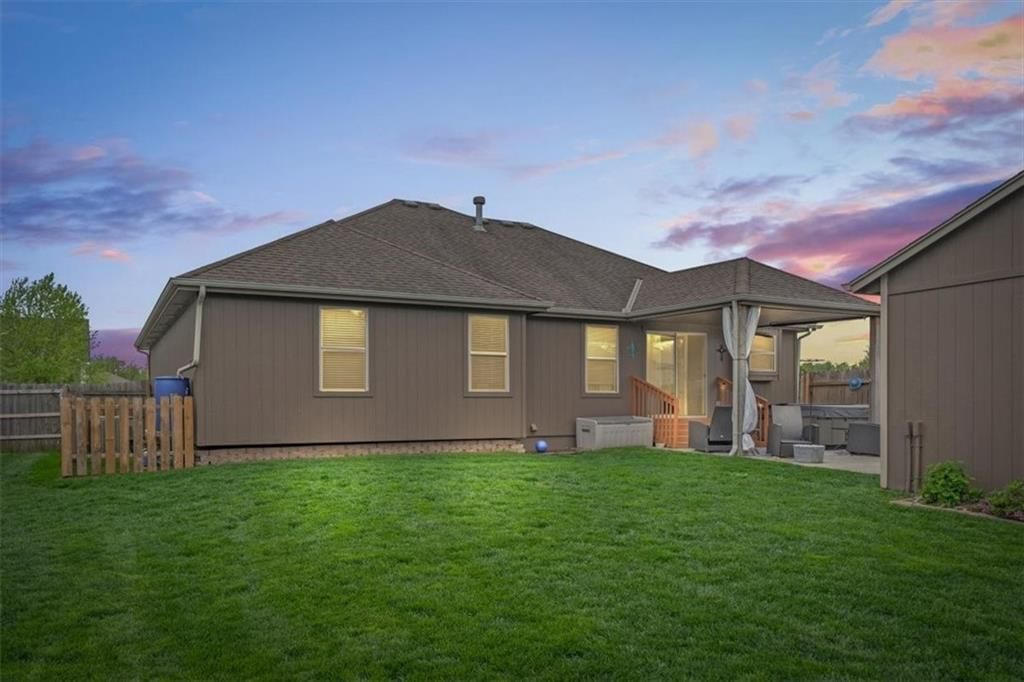 212 NE Hannah Court — photo 27
