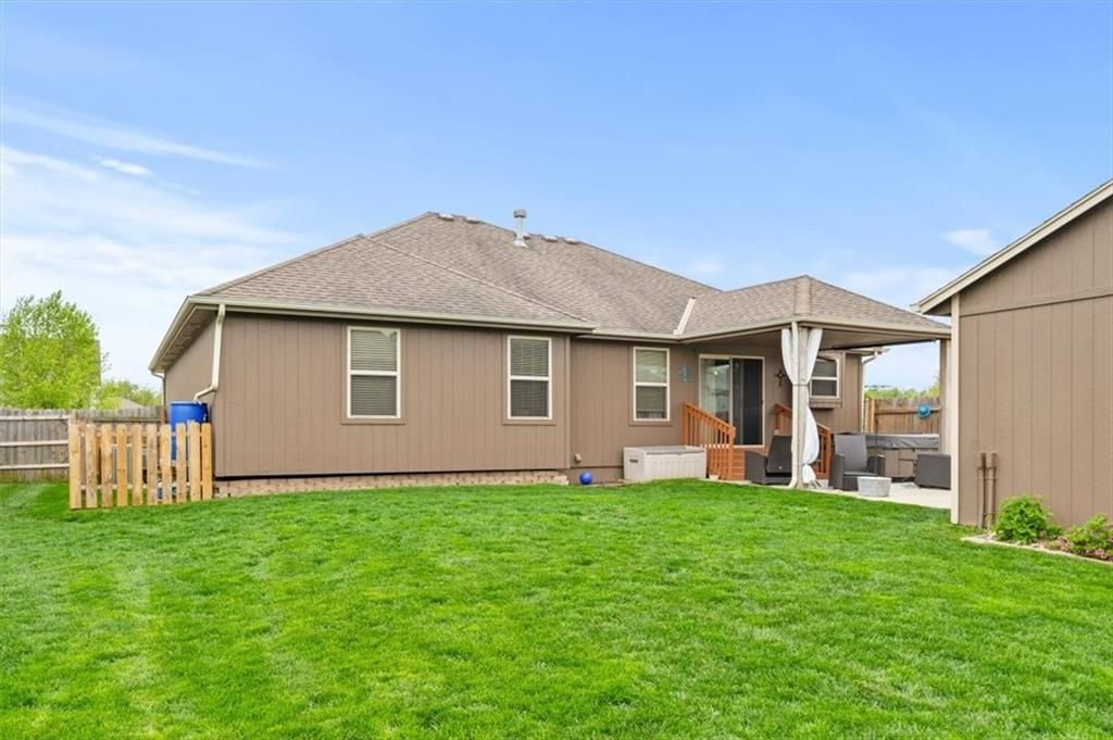 212 NE Hannah Court — photo 28
