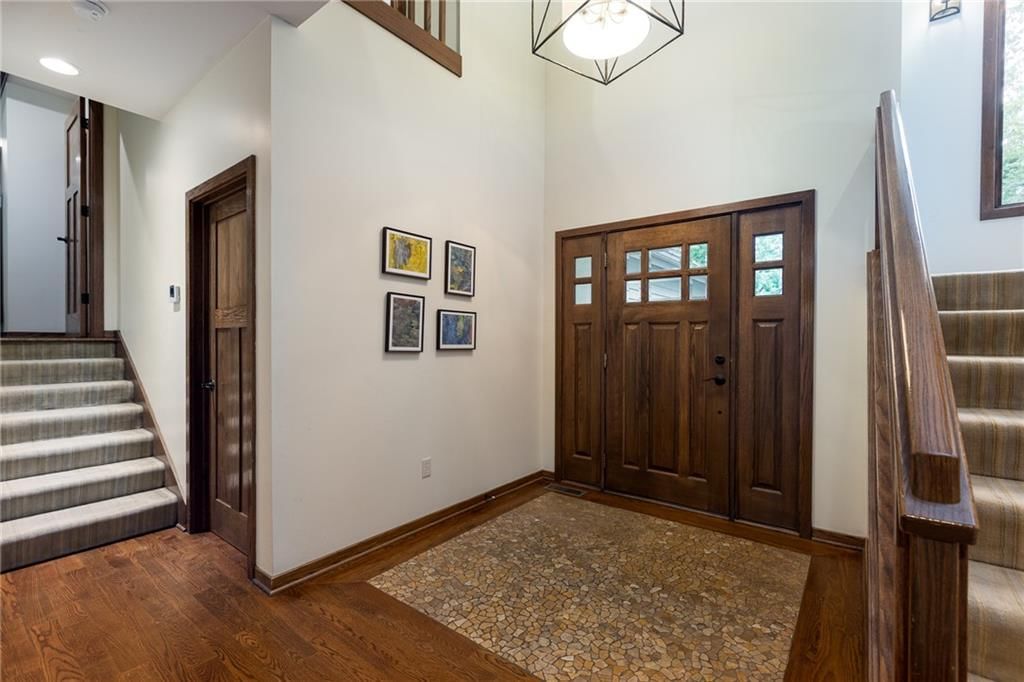 10522 River Hills Drive — photo 2