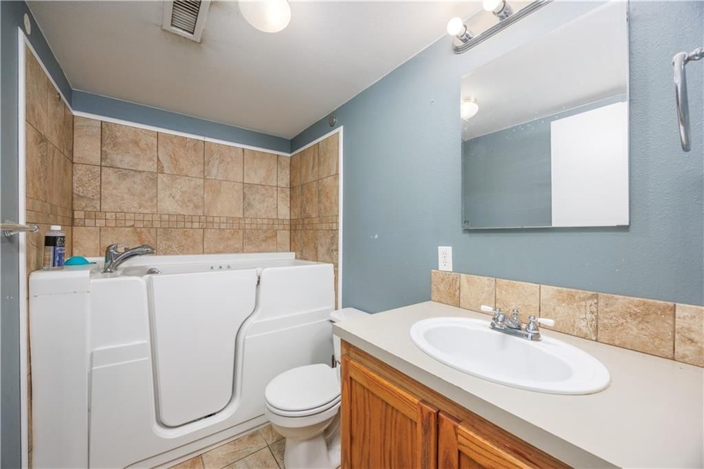 1005 N Main Street — photo 17