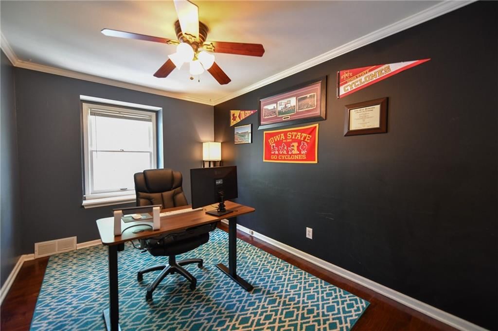 10301 Lamar Avenue — photo 17