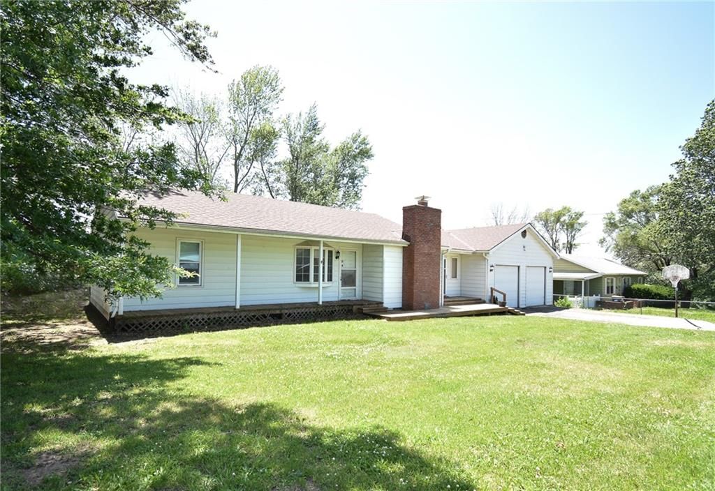 211 Southside Court — photo 3