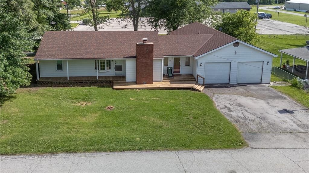 211 Southside Court — photo 4