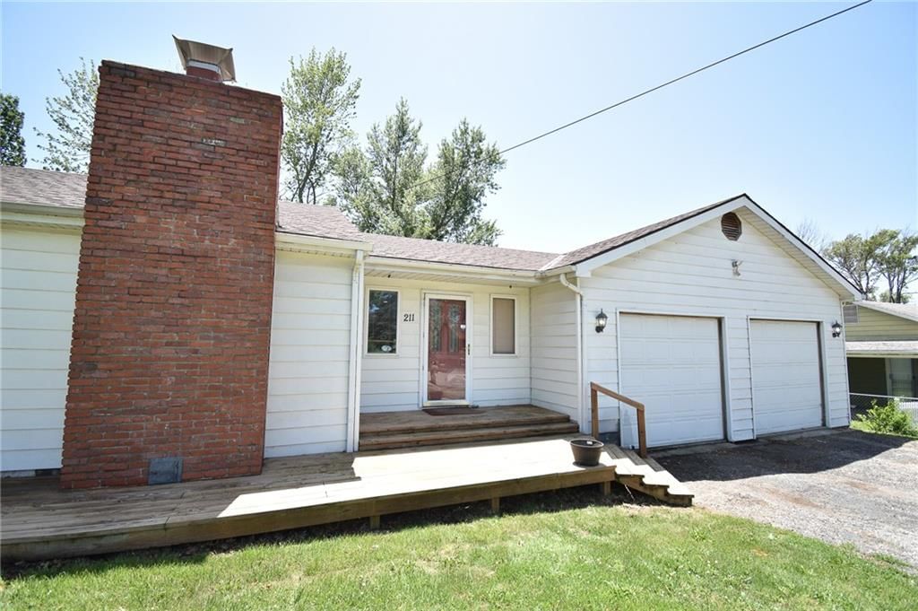 211 Southside Court — photo 8