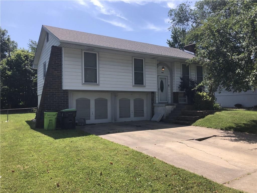 1603 S King Avenue, Harrisonville, MO