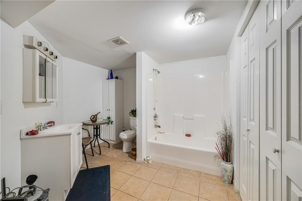 1410 SW 11th Street — photo 8