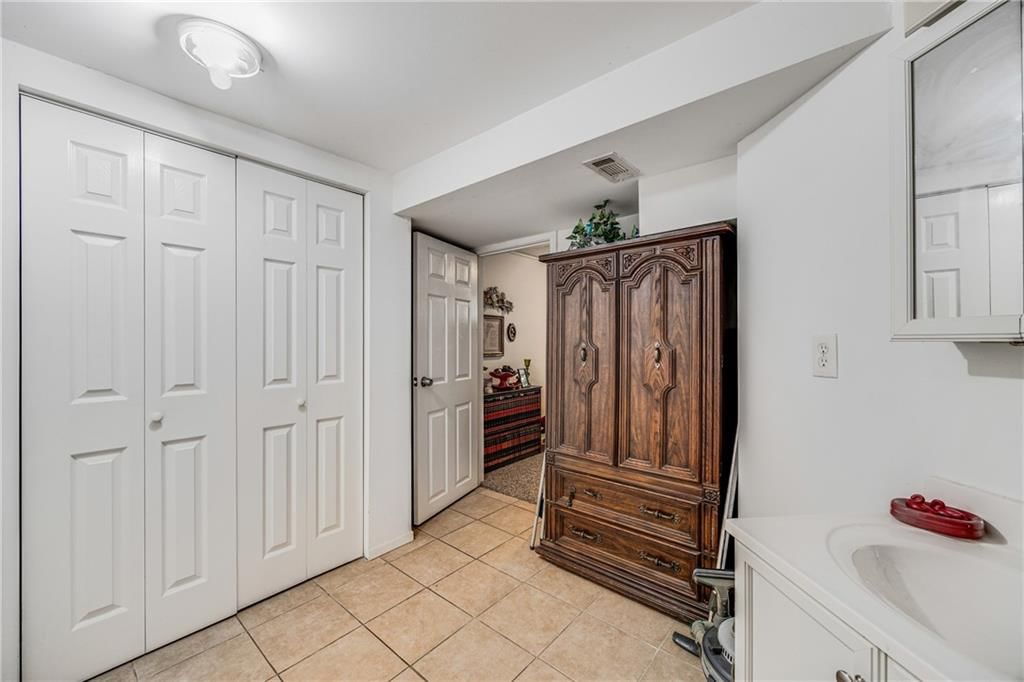 1410 SW 11th Street — photo 9