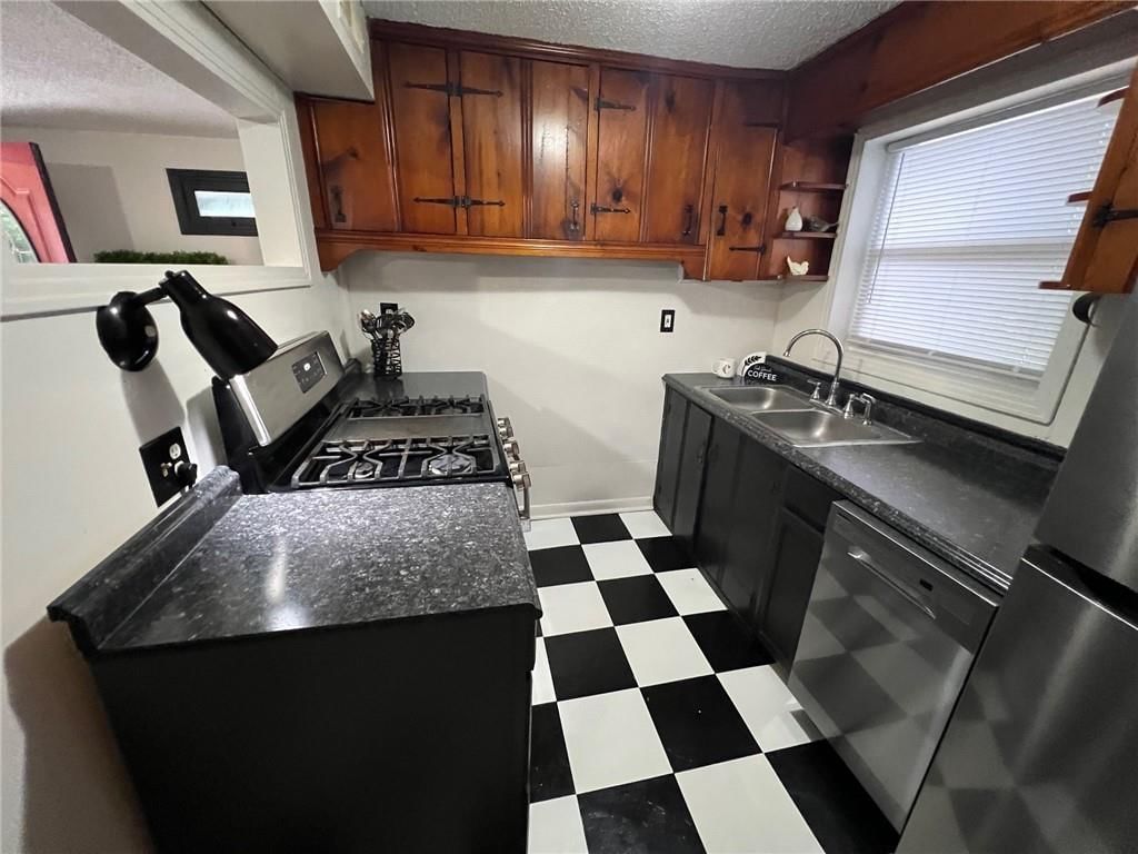 2033 Rhode Island Street — photo 6