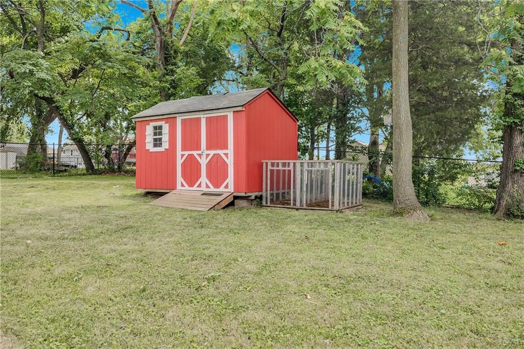 707 NE Russell Road — photo 36