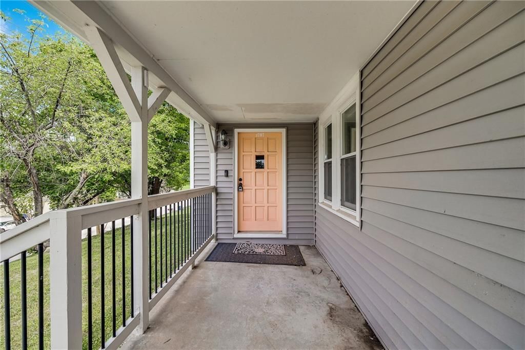 707 NE Russell Road — photo 6