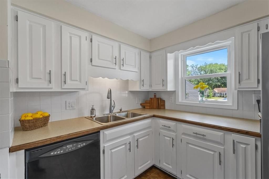 8815 W 81ST Street — photo 11