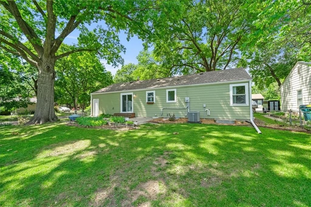 8815 W 81ST Street — photo 31