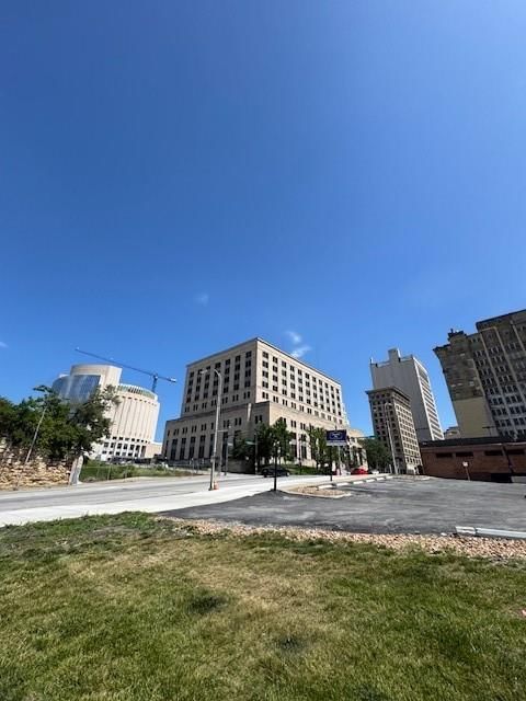 718 Grand Boulevard — photo 4